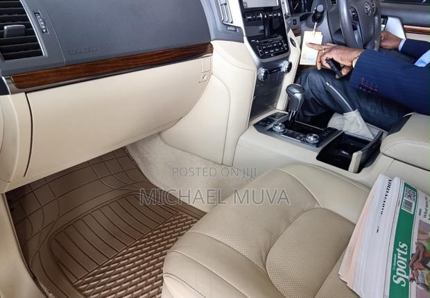 Toyota Land Cruiser 4.6 V8 ZX 2015 Pearl