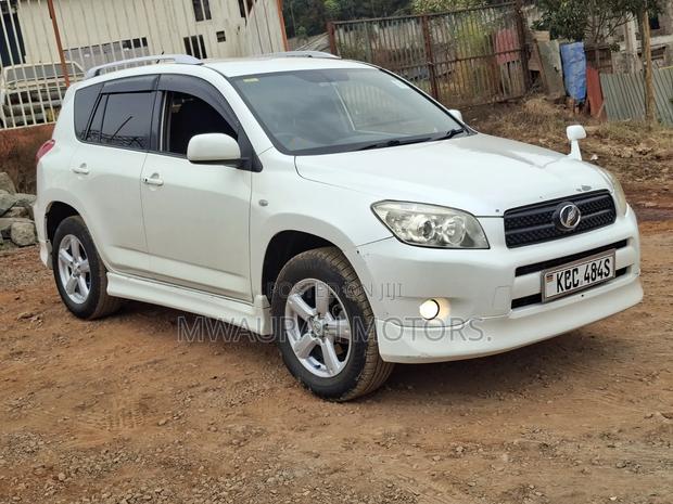 Toyota RAV4 2008 White