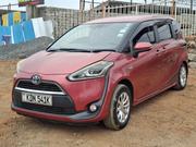 Toyota Sienta 2015 Red for sale