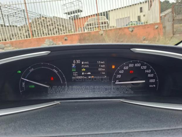 Toyota Sienta 2015 Red