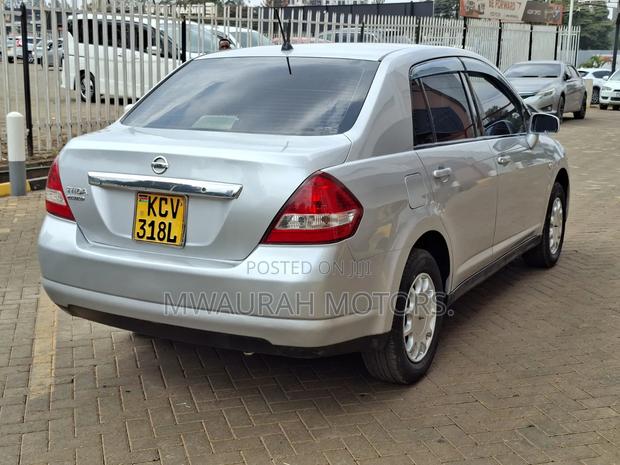 Nissan Latio 1.2 2012 Silver