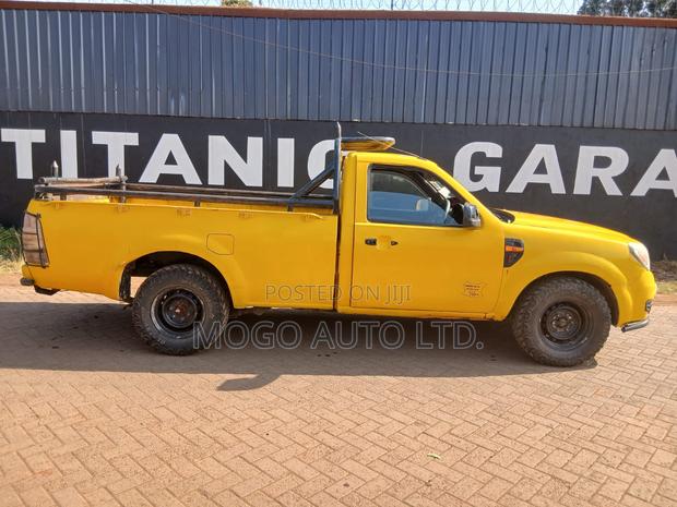 Ford Ranger 2010 Yellow