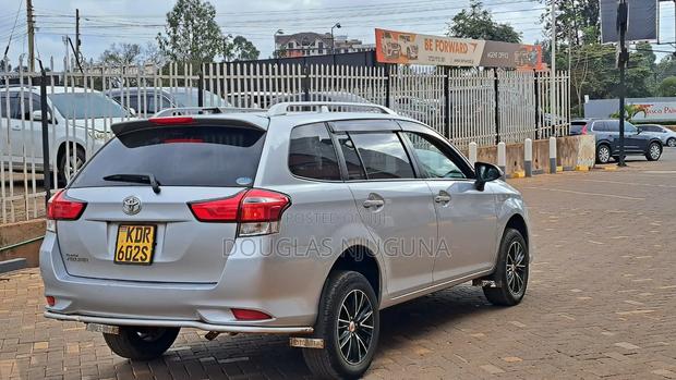 Toyota Corolla Fielder 2017 Silver