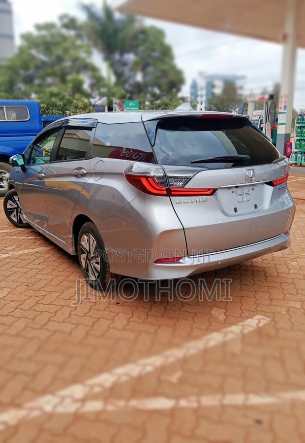 Honda Fit Shuttle 2019 Silver