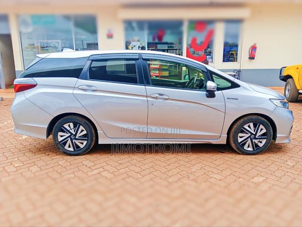 Honda Fit Shuttle 2019 Silver