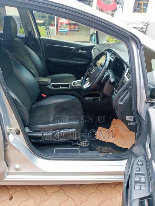 Honda Fit Shuttle 2019 Silver