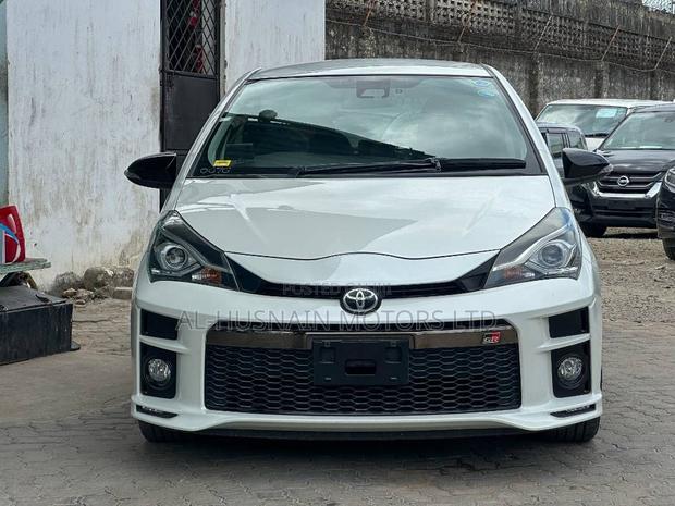 Toyota Vitz 1.5 FWD 5dr 2019 Pearl