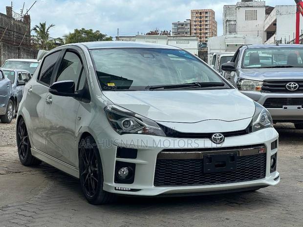 Toyota Vitz 1.5 FWD 5dr 2019 Pearl