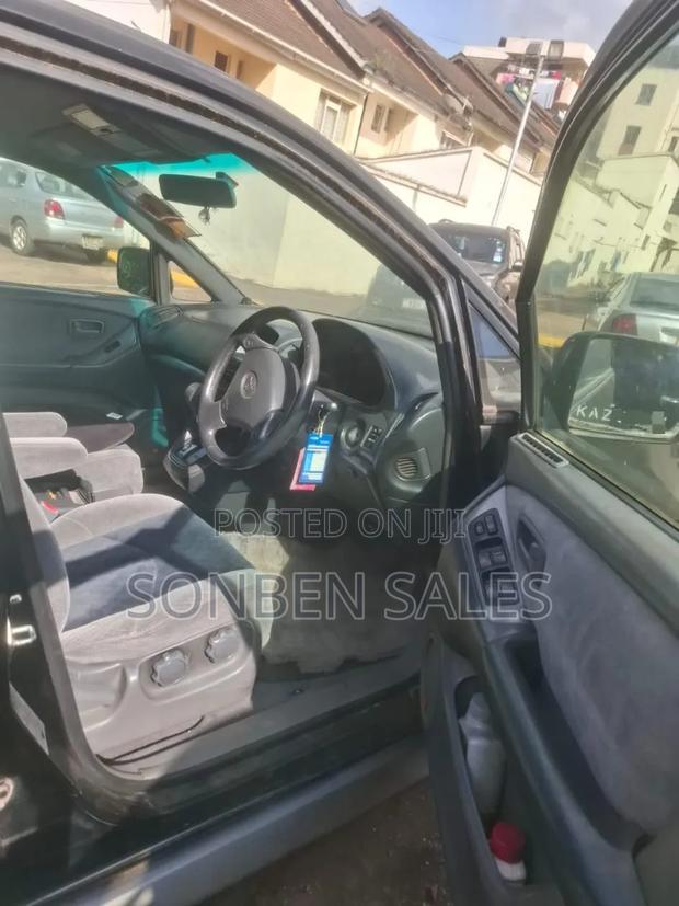 Toyota Harrier 3.0 V6 2001 Black