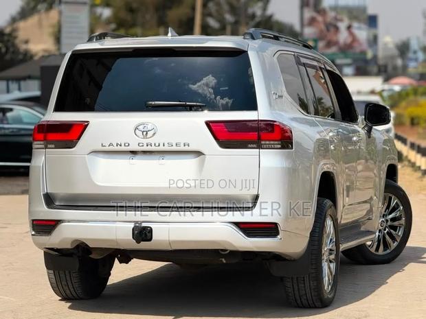 Toyota Land Cruiser 3.3 Diesel 4WD 2022 White