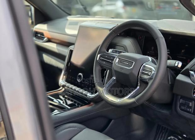 New GMC Yukon 2024 Silver