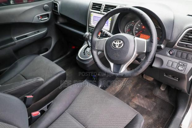 Toyota Ractis 2017 Silver