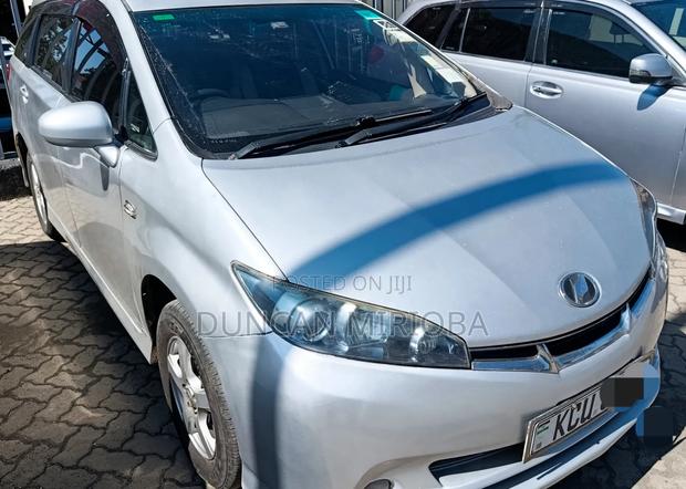 Toyota Wish 2012 Gray