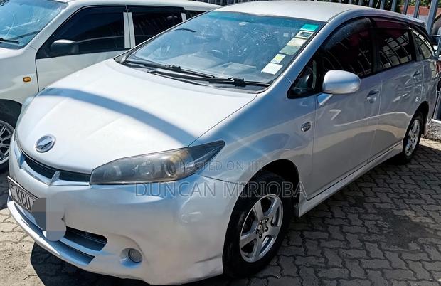 Toyota Wish 2012 Gray
