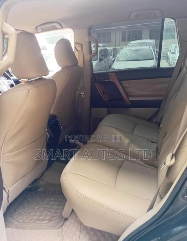 Toyota Land Cruiser Prado 2010 Black