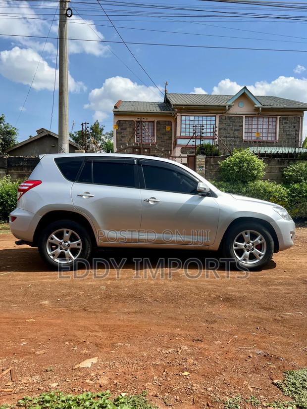 Toyota RAV4 Limited 2011 Silver