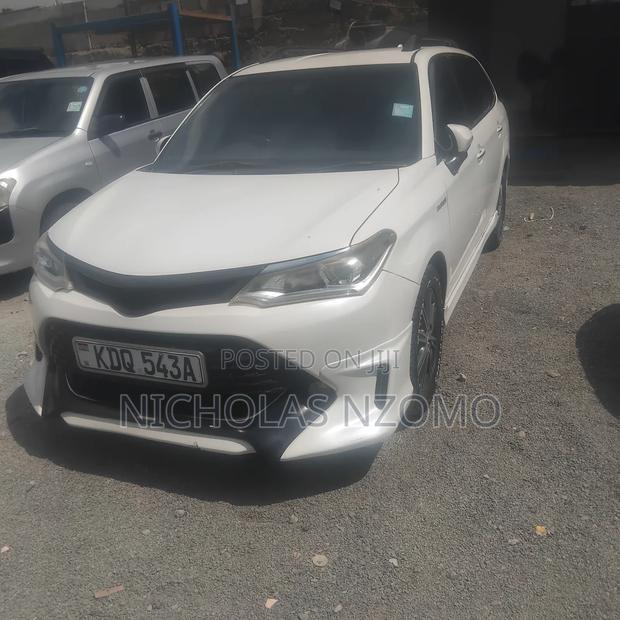 Toyota Corolla Fielder 2017 White