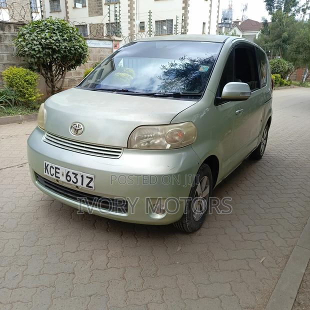 Toyota Porte 2008 Green