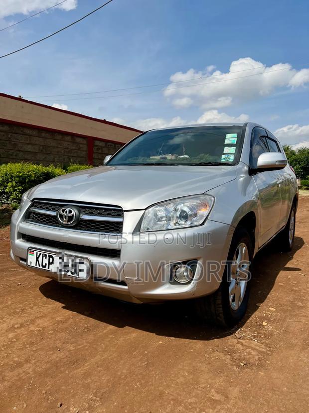 Toyota RAV4 Limited 2011 Silver