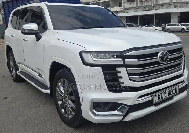Toyota Land Cruiser 2023 White