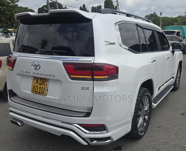 Toyota Land Cruiser 2023 White