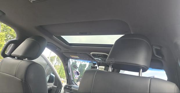Toyota Land Cruiser 2023 White