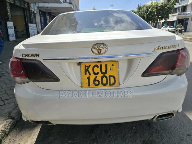 Toyota Crown 2013 Pearl