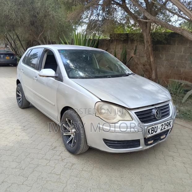 Volkswagen Polo 2005 Gray