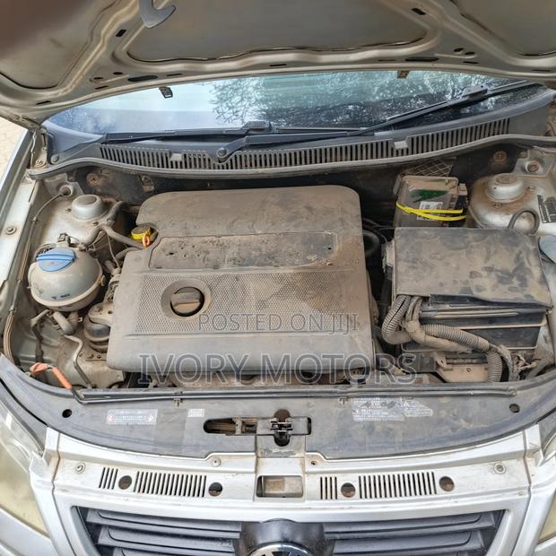 Volkswagen Polo 2005 Gray