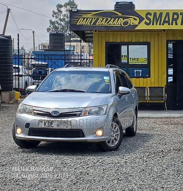 Toyota Corolla Fielder 2015 Silver