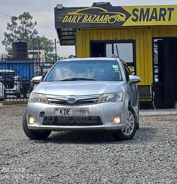 Toyota Corolla Fielder 2015 Silver