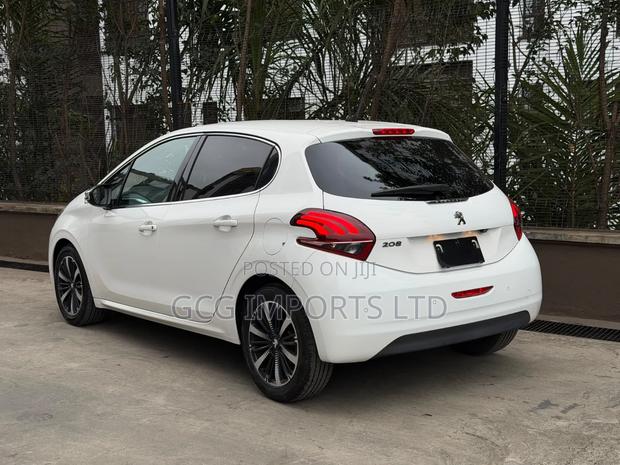 Peugeot 208 2019 White