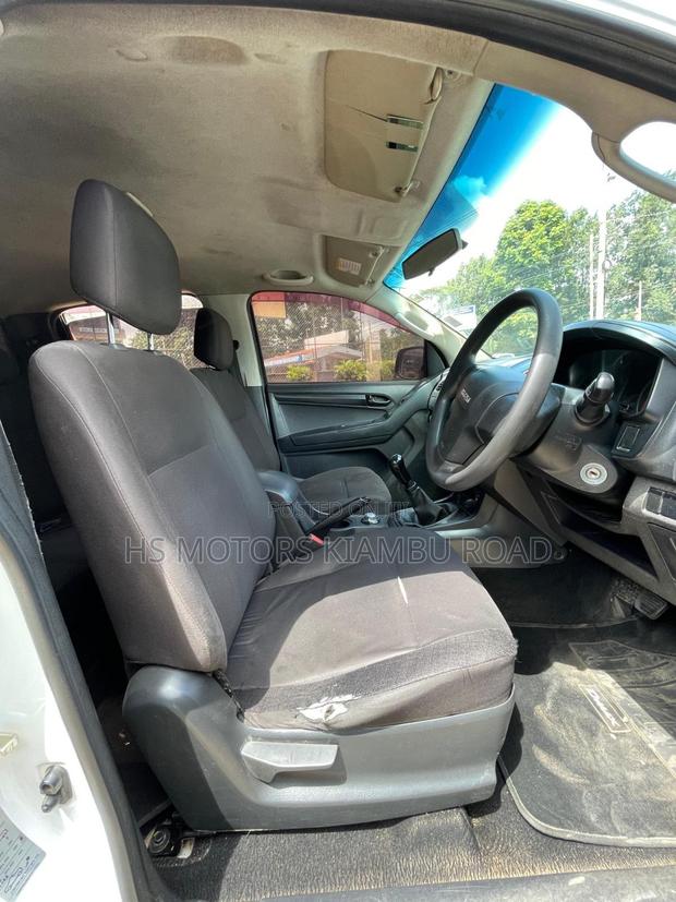 Isuzu D-MAX 2015 White
