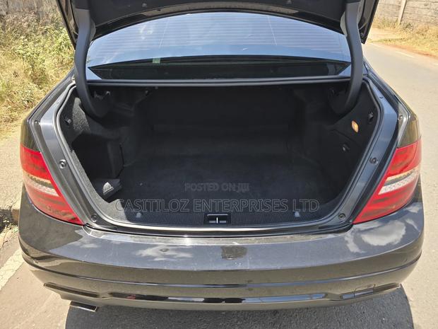 Mercedes-Benz C200 2012 Black