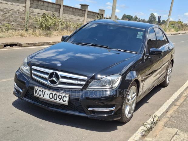 Mercedes-Benz C200 2012 Black