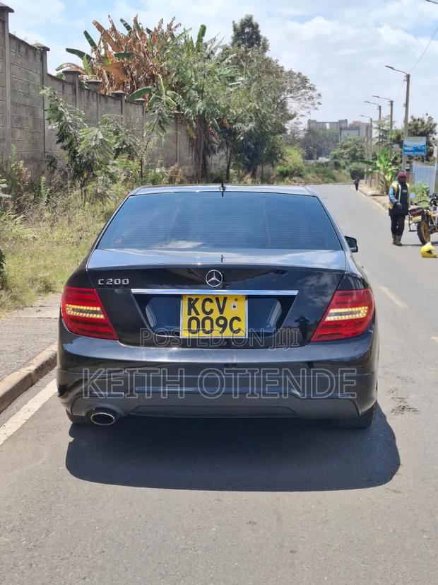 Mercedes-Benz C200 2012 Black