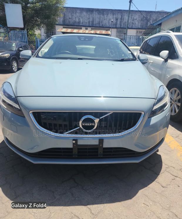 Volvo V40 2019