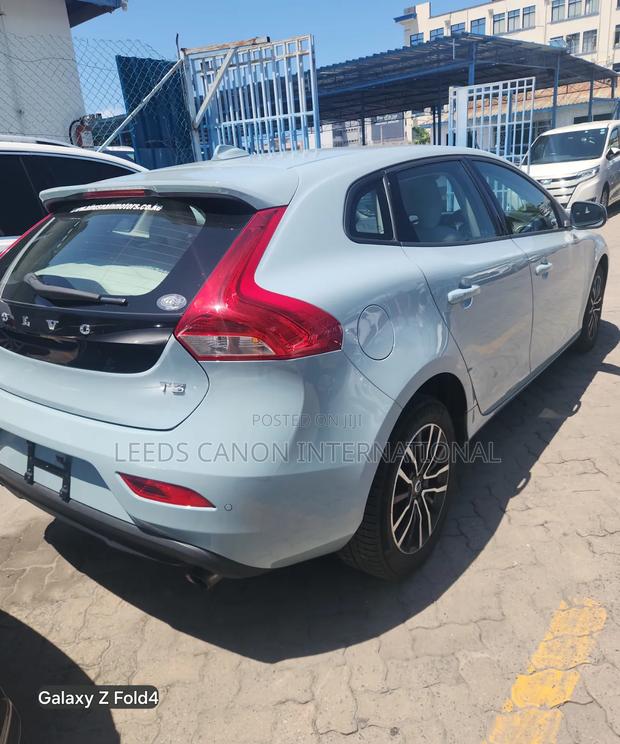 Volvo V40 2019
