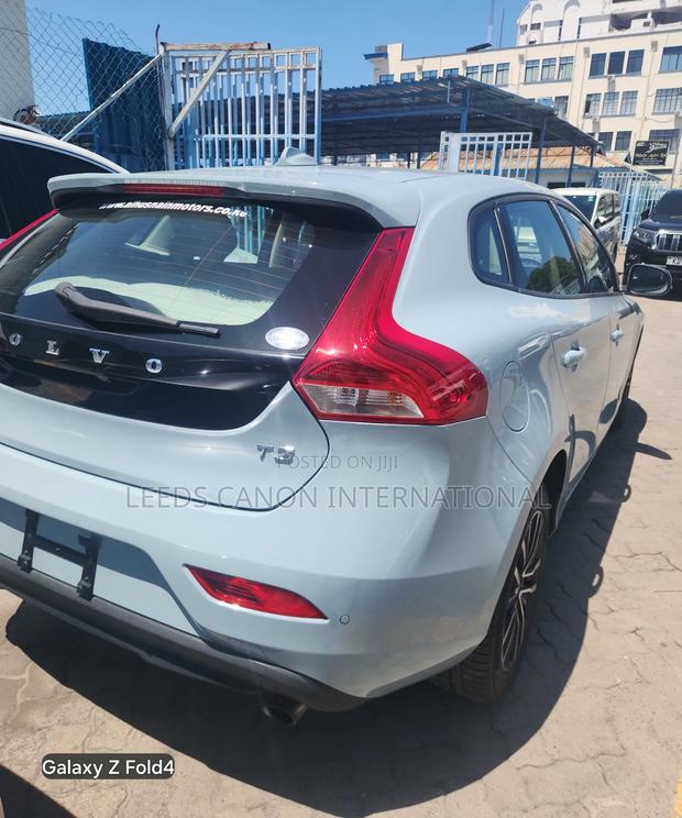 Volvo V40 2019
