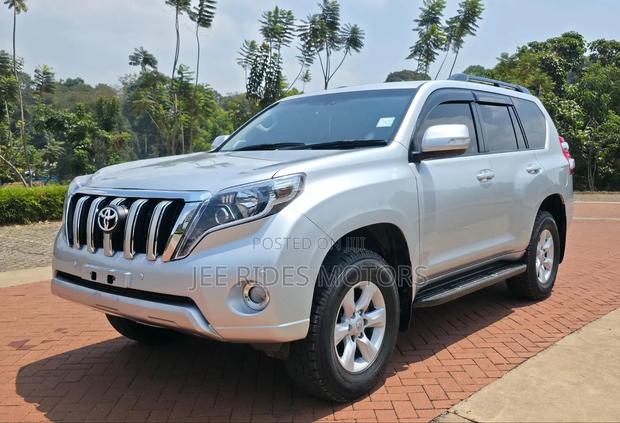 Toyota Land Cruiser Prado 2012 Silver