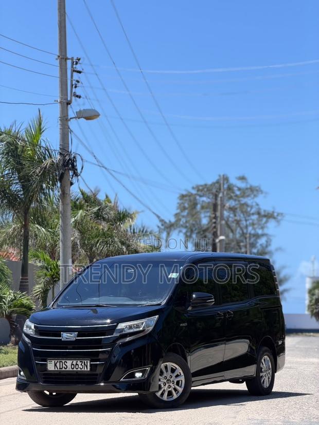 Toyota Noah 2018 Black