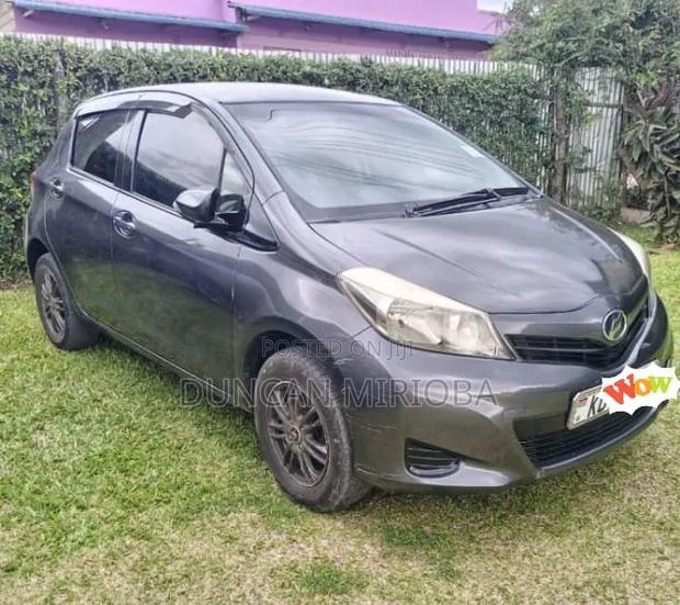 Toyota Vitz 2012 Black