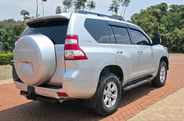 Toyota Land Cruiser Prado 2012 Silver