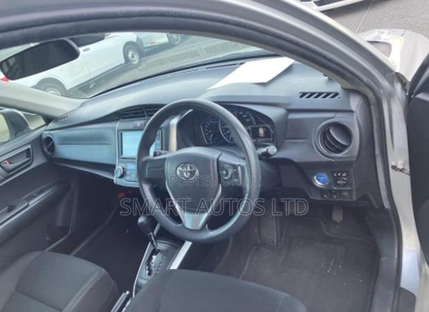 Toyota Corolla Fielder 1.5 Hybrid FWD 2020 Silver