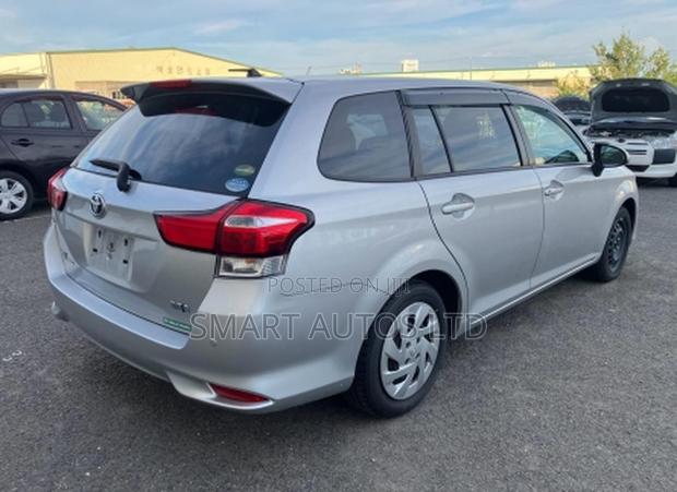 Toyota Corolla Fielder 1.5 Hybrid FWD 2020 Silver