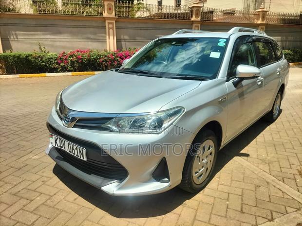Toyota Corolla Fielder 2018 Silver