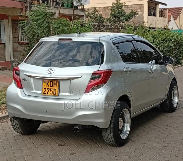 Toyota Vitz 2015 Silver