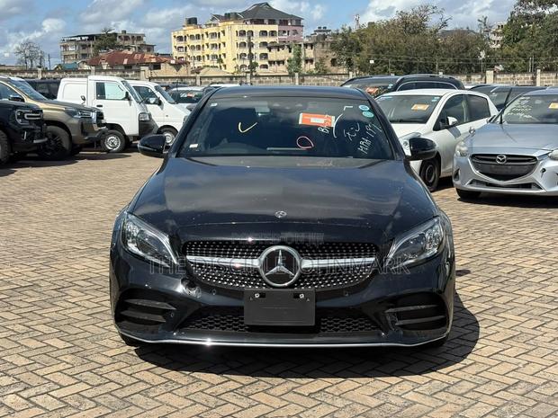 Mercedes-Benz C200 2020 Blue