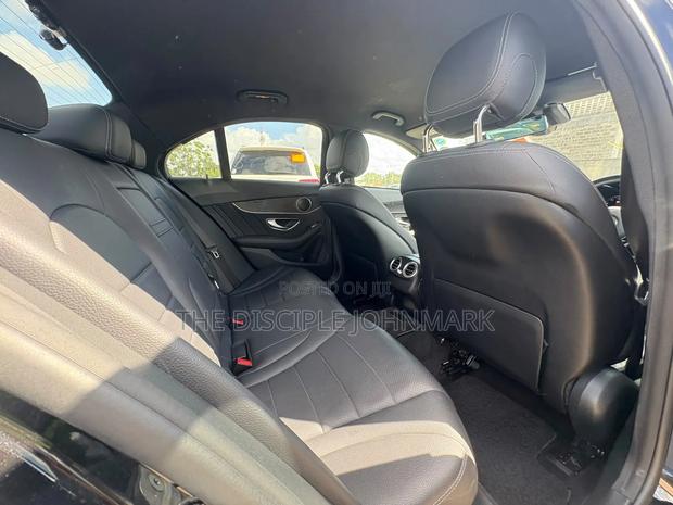 Mercedes-Benz C200 2020 Blue