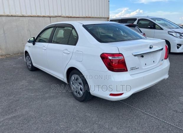 Toyota Axio 1.5 Hybrid 2WD 2019 Pearl